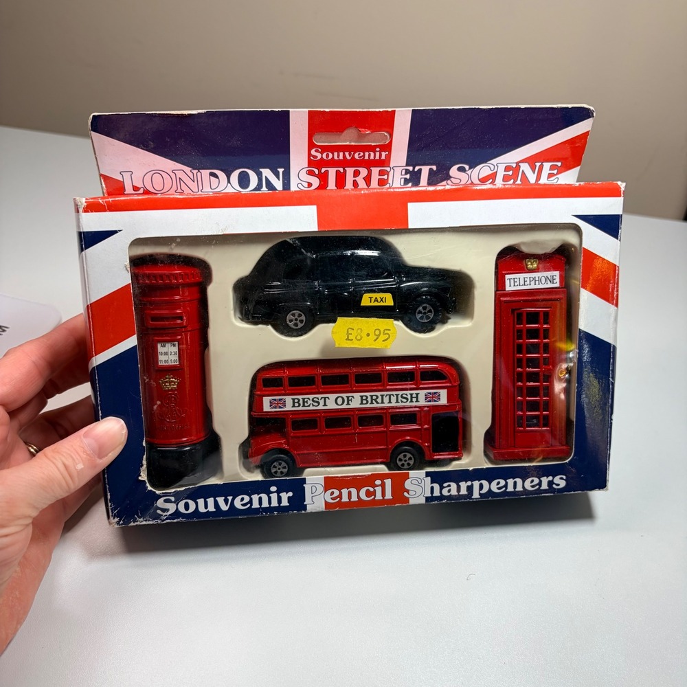 Souvenir London Street Scene Die-Cast Pencil Sharpeners Set Bus Taxi Phone Box - Picture 2 of 13